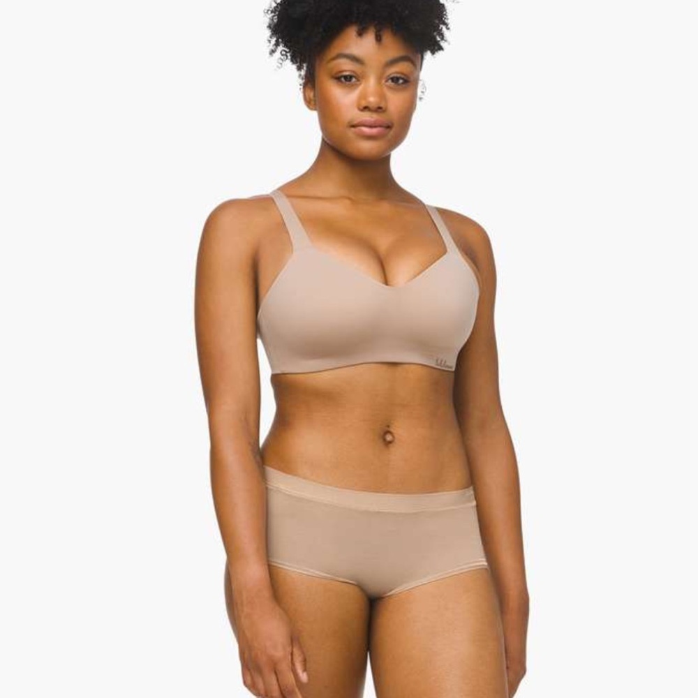 Lululemon Hold True Bra Wireless‎ Molded Cups Size 36DD Nude/Cream/Tan FLAW